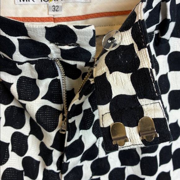 Mr Turk Shorts Black & White Mod Geometric Pattern 32” 6” Inseam Resort Preppy - Picture 10 of 15
